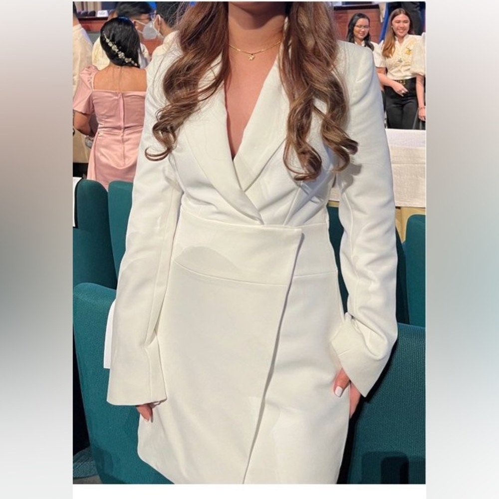 NWT ZARA Blazer Dress in White. Size XS